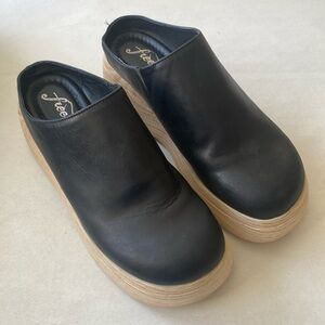 Free People Clogs